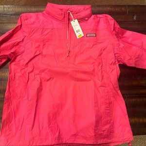 Vineyard Vines Women’s Windbreaker with Zip in hood size XL with tags.